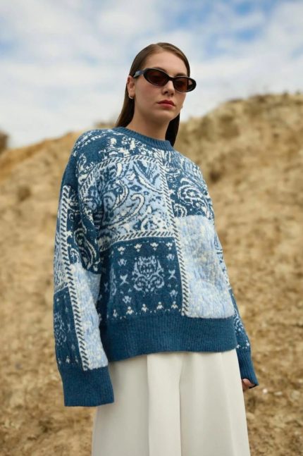 Blue Patterned Round Neck Knit Sweater